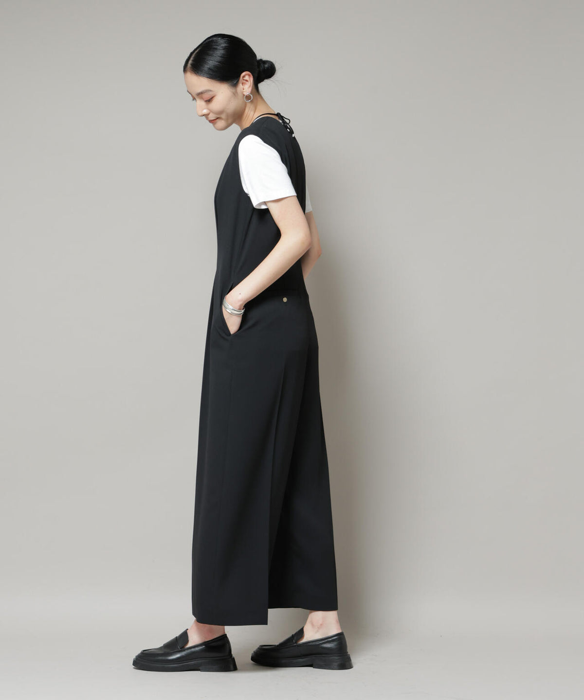 Vネックオールインワン 6695219311