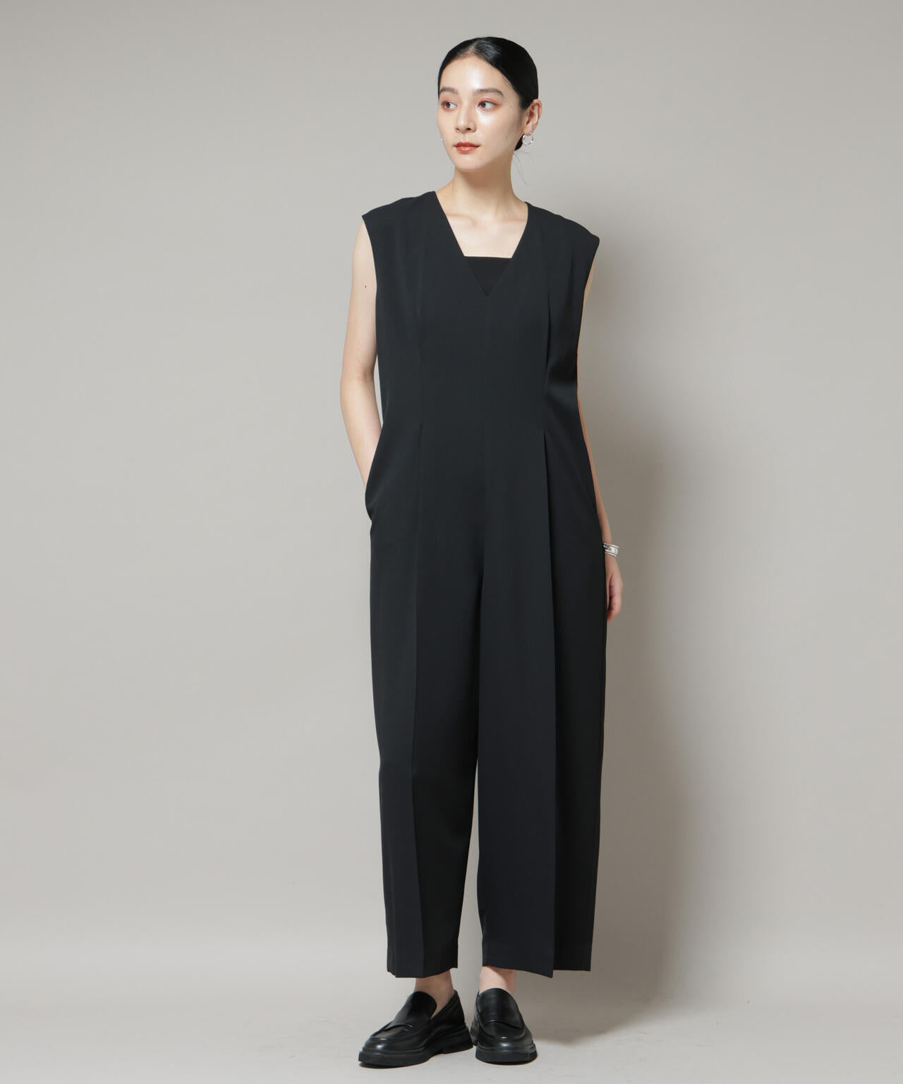 Vネックオールインワン 6695219311