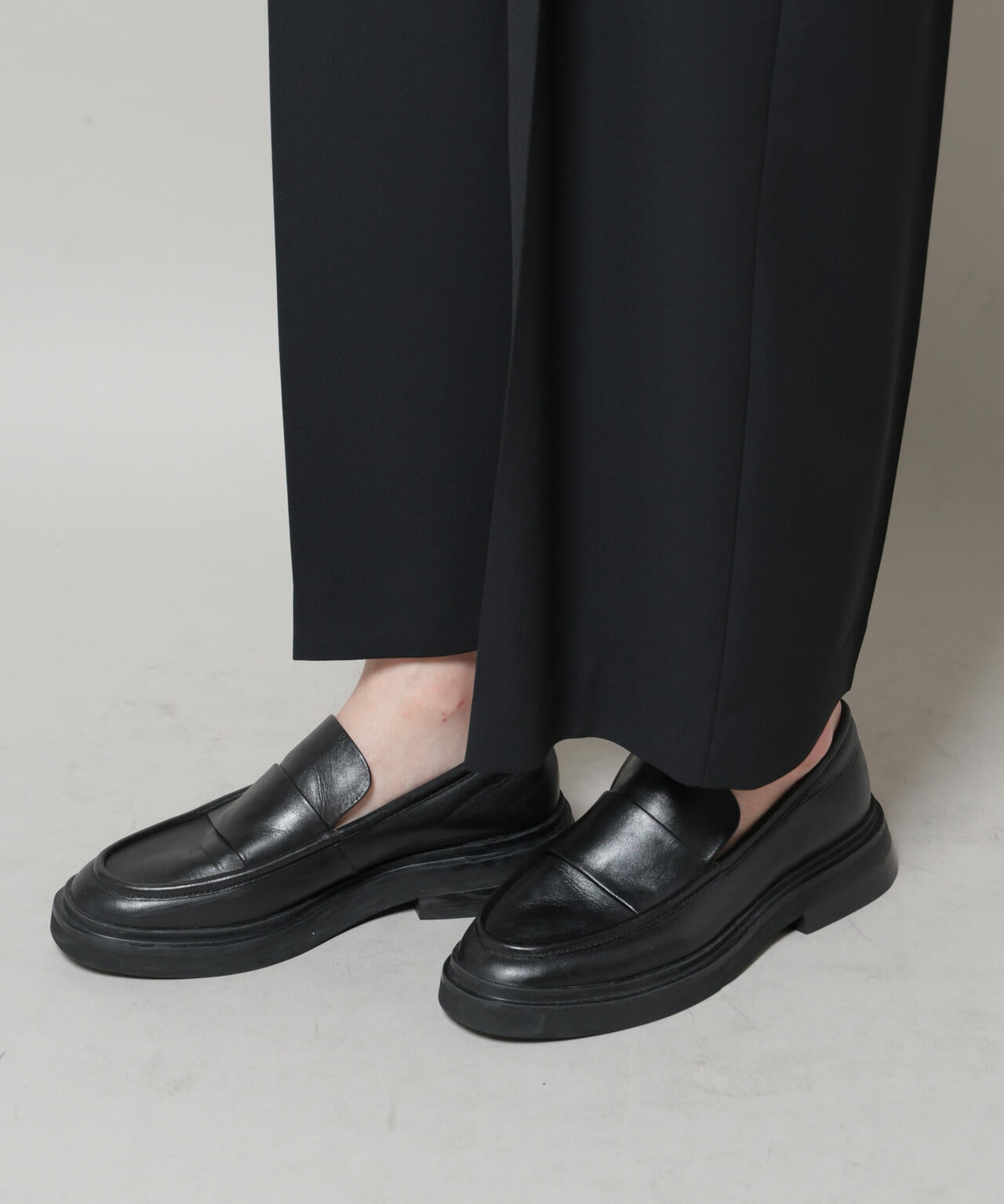 Vネックオールインワン 6695219311