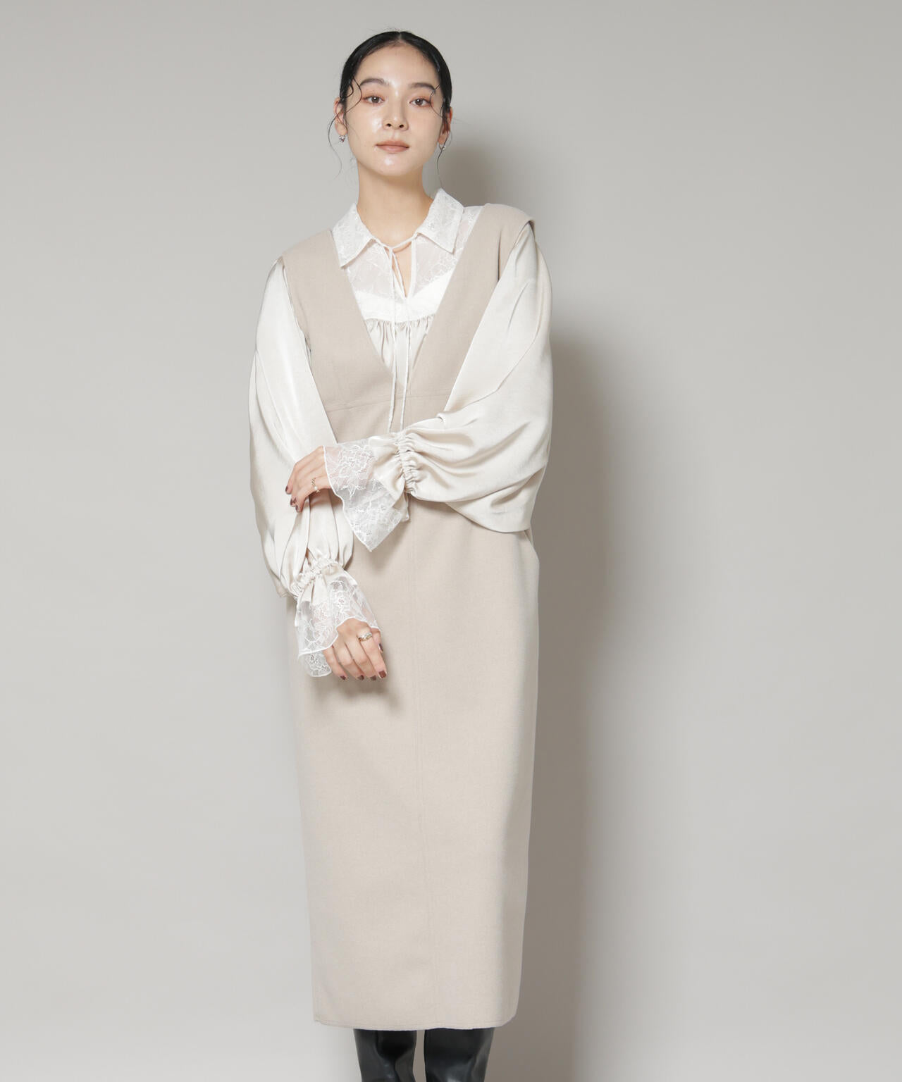 ニードルジャージーVネックワンピース 6695219320