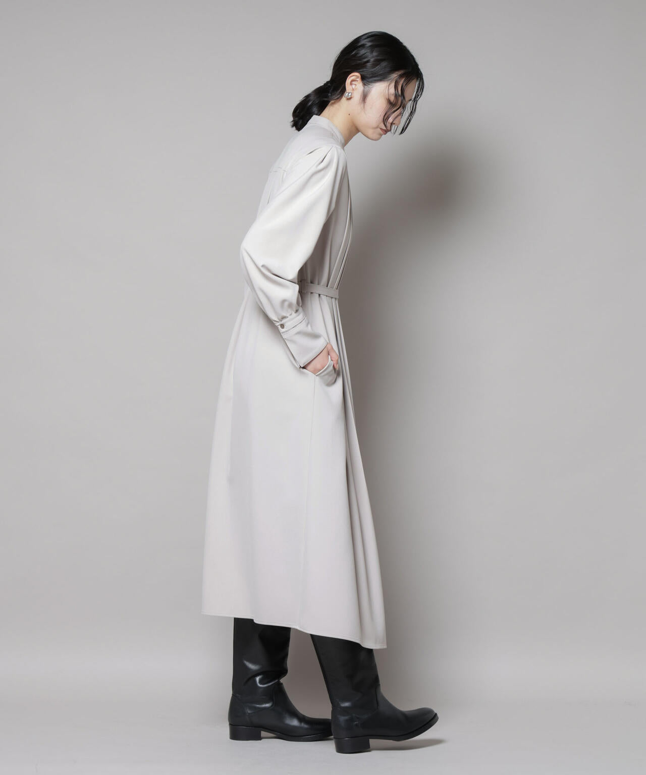 ダブルクロスベルト付きタックワンピース 6695219324