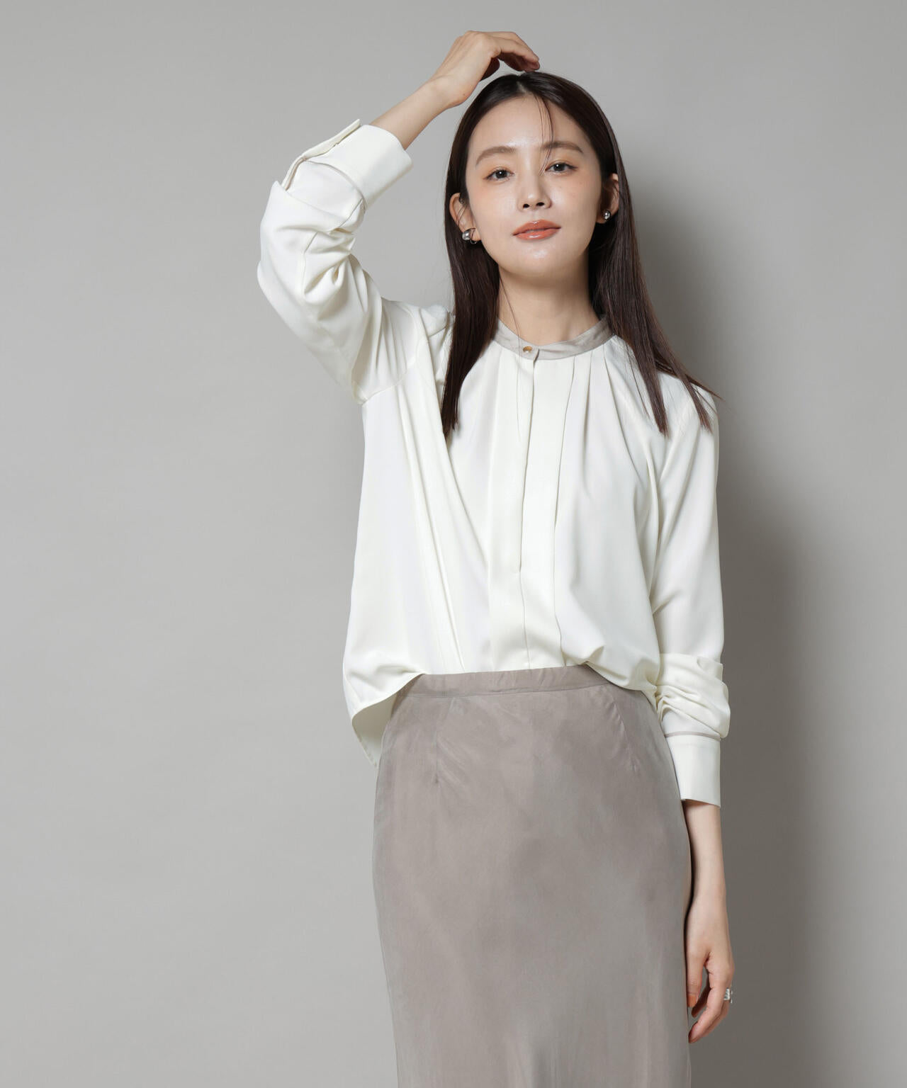 スタンドバイカラータックブラウス 6695220301