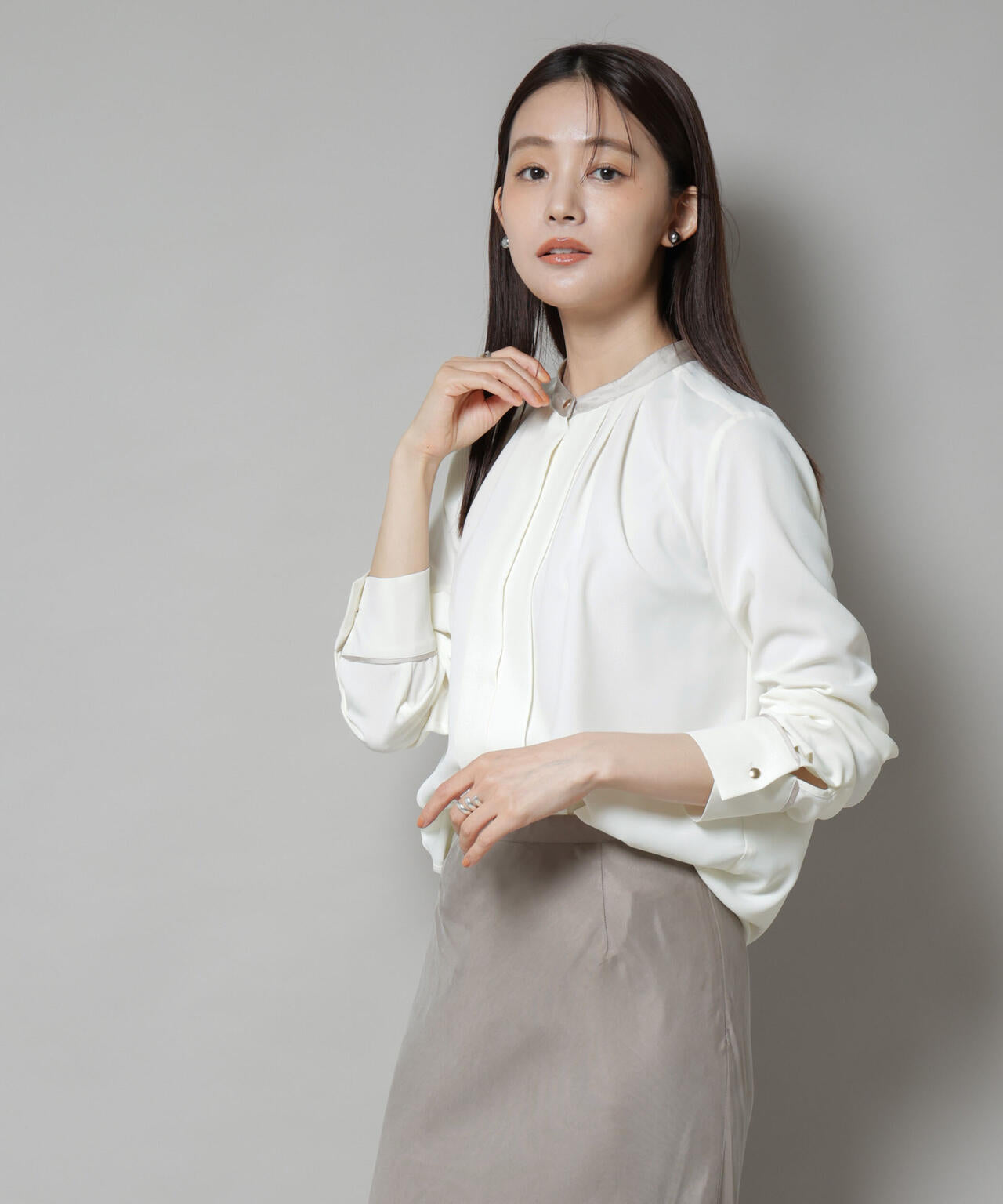 スタンドバイカラータックブラウス 6695220301