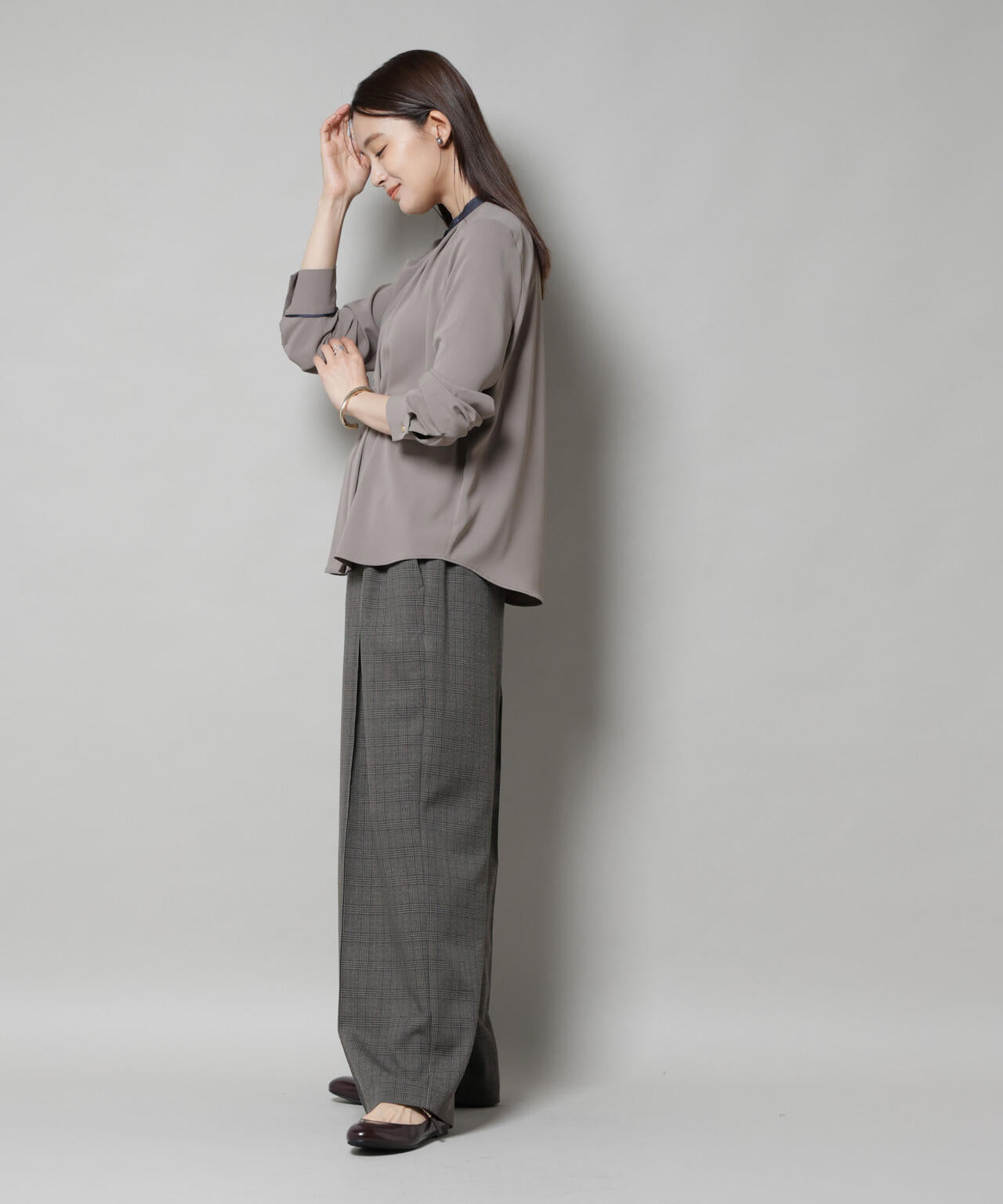 スタンドバイカラータックブラウス 6695220301