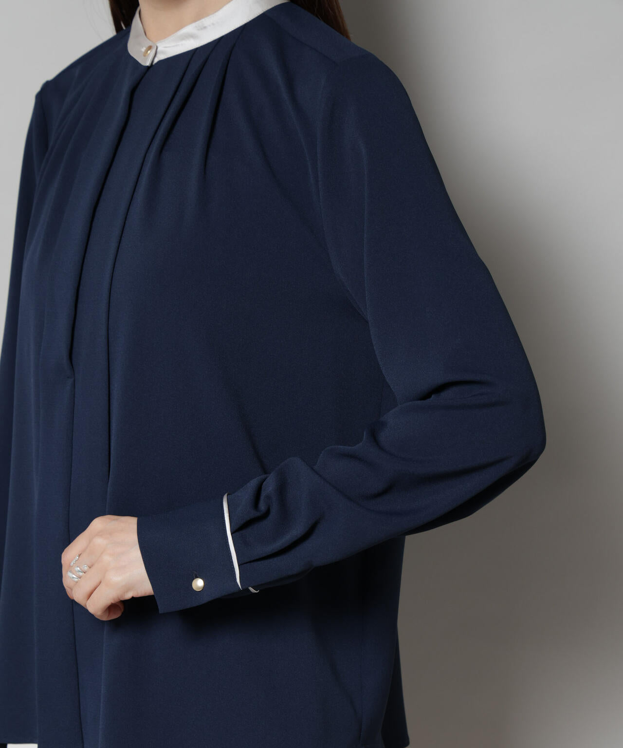 スタンドバイカラータックブラウス 6695220301