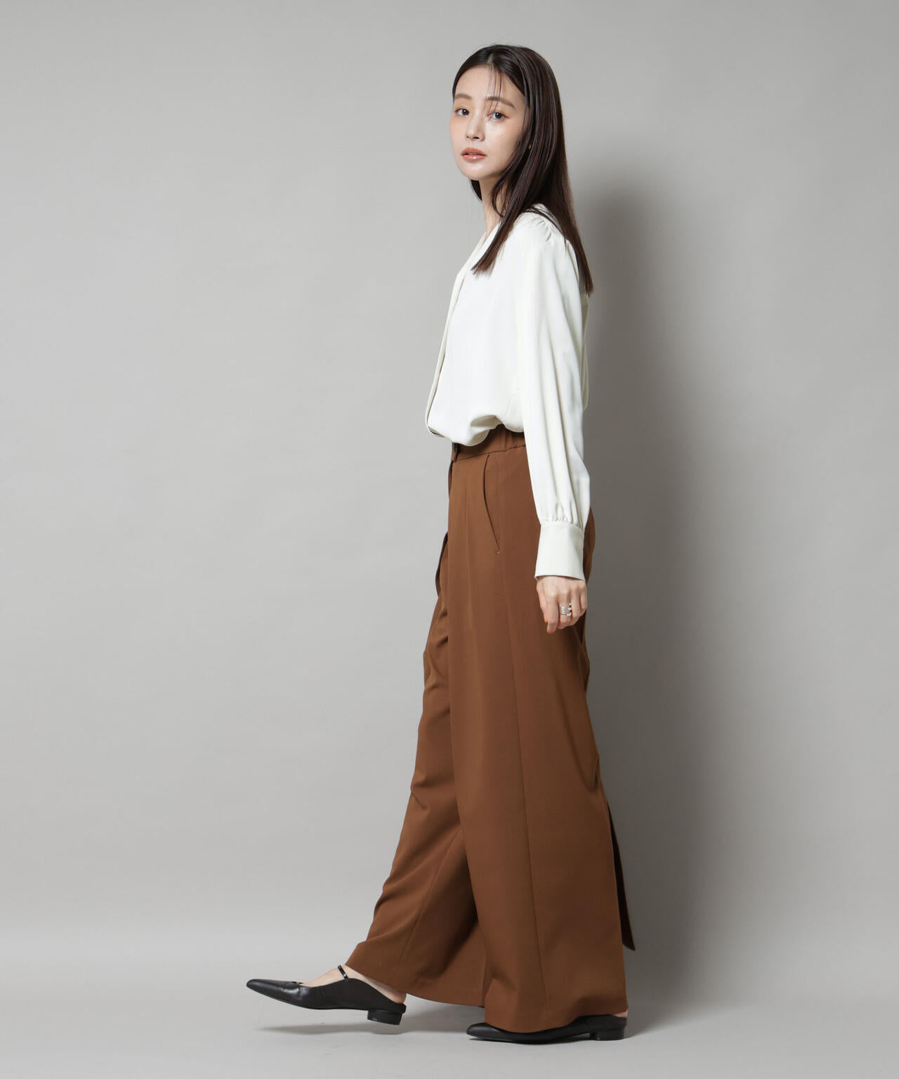 フロントボタンVネックブラウス 6695220306