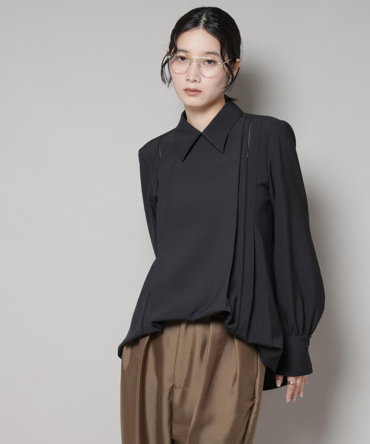 ダブルクロス 衿付き ハシゴレース ブラウス