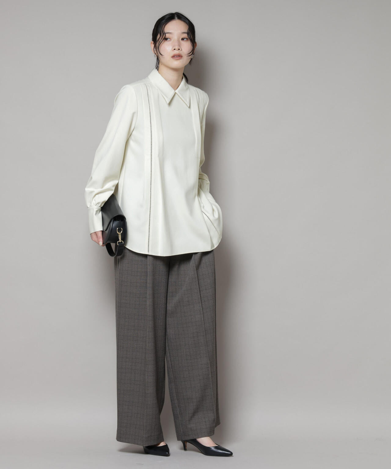 ダブルクロス衿付きハシゴレースブラウス 6695220316