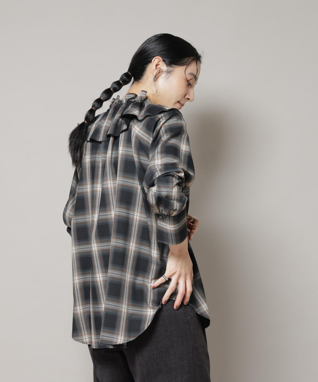 オンブレーチェックフリルカラーブラウス 6695220317