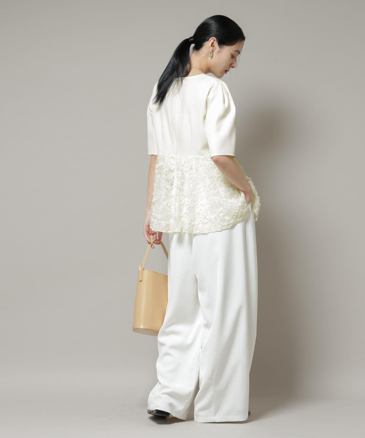 ペタルエンブロイダリーペプラムブラウス 6695221307