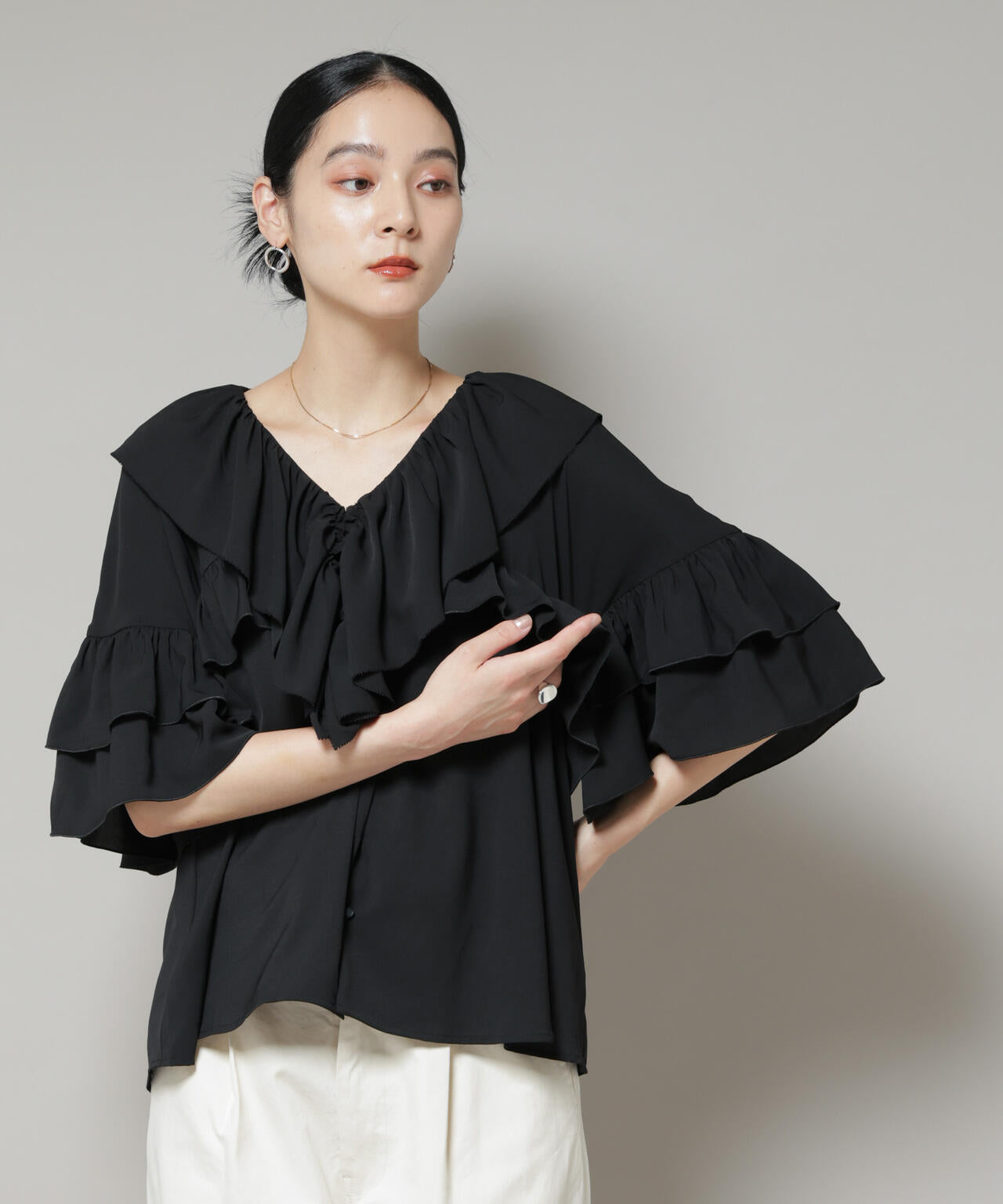 ピコフリルフレアブラウス 6695221308