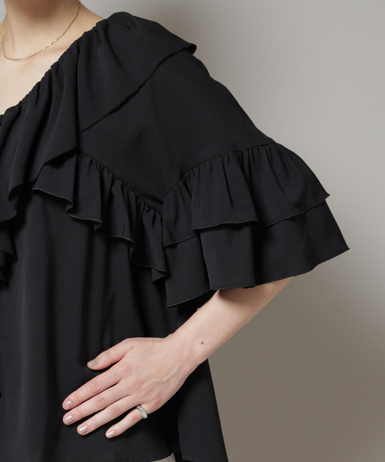 ピコフリルフレアブラウス 6695221308