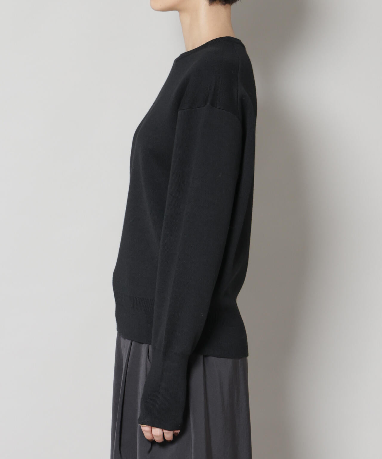 毛玉レスニットスムースクルーネックプルオーバー 6695222302