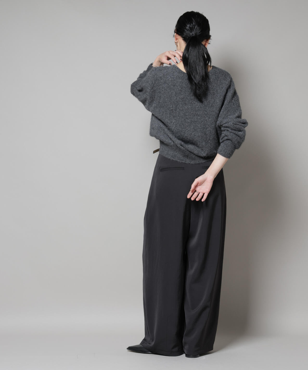 ウォッシャブルフォックスVネックニットプルオーバー 6695222308