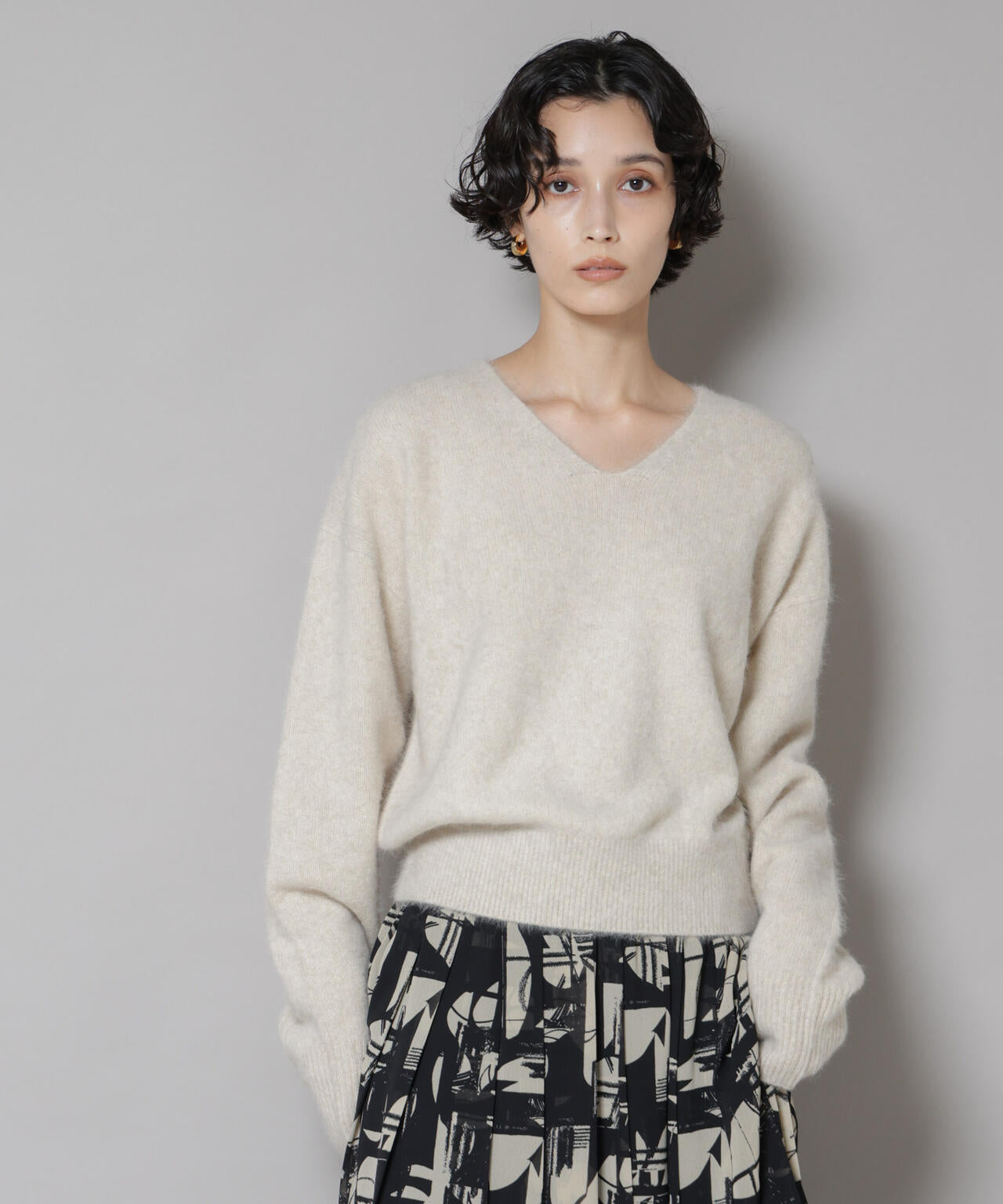 ウォッシャブルフォックスVネックニットプルオーバー 6695222308