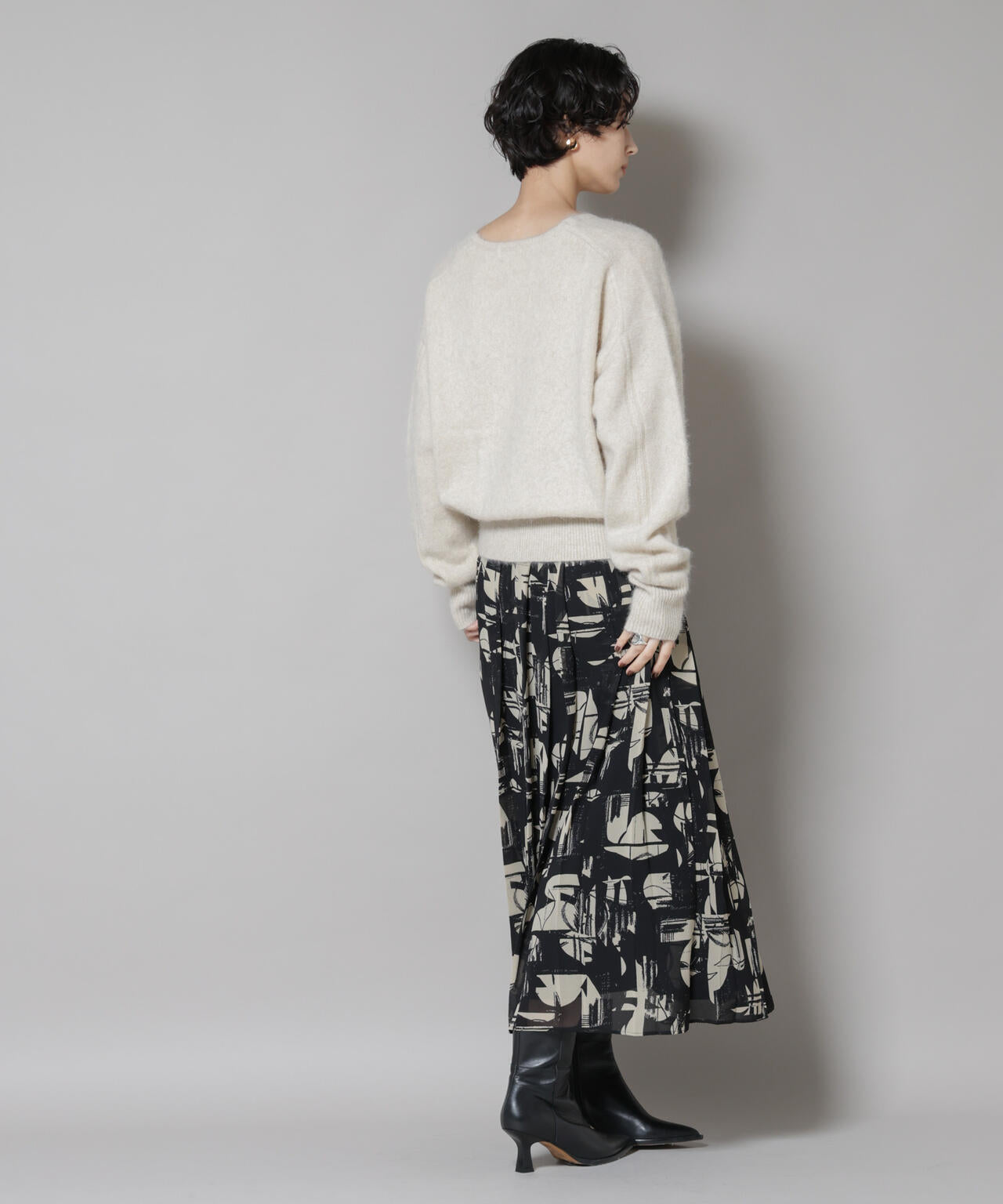 ウォッシャブルフォックスVネックニットプルオーバー 6695222308