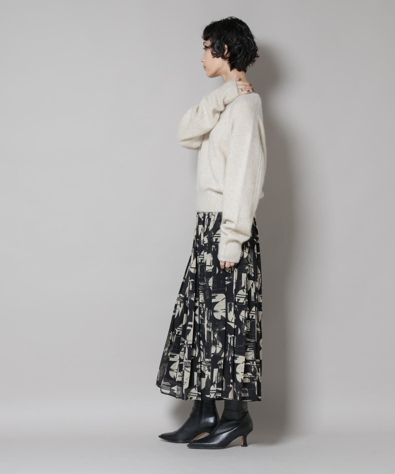 ウォッシャブルフォックスVネックニットプルオーバー 6695222308