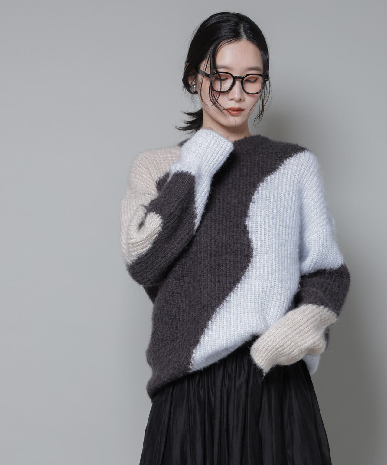 モヘヤ起毛カーブパターンブロッキングニット 6695222337