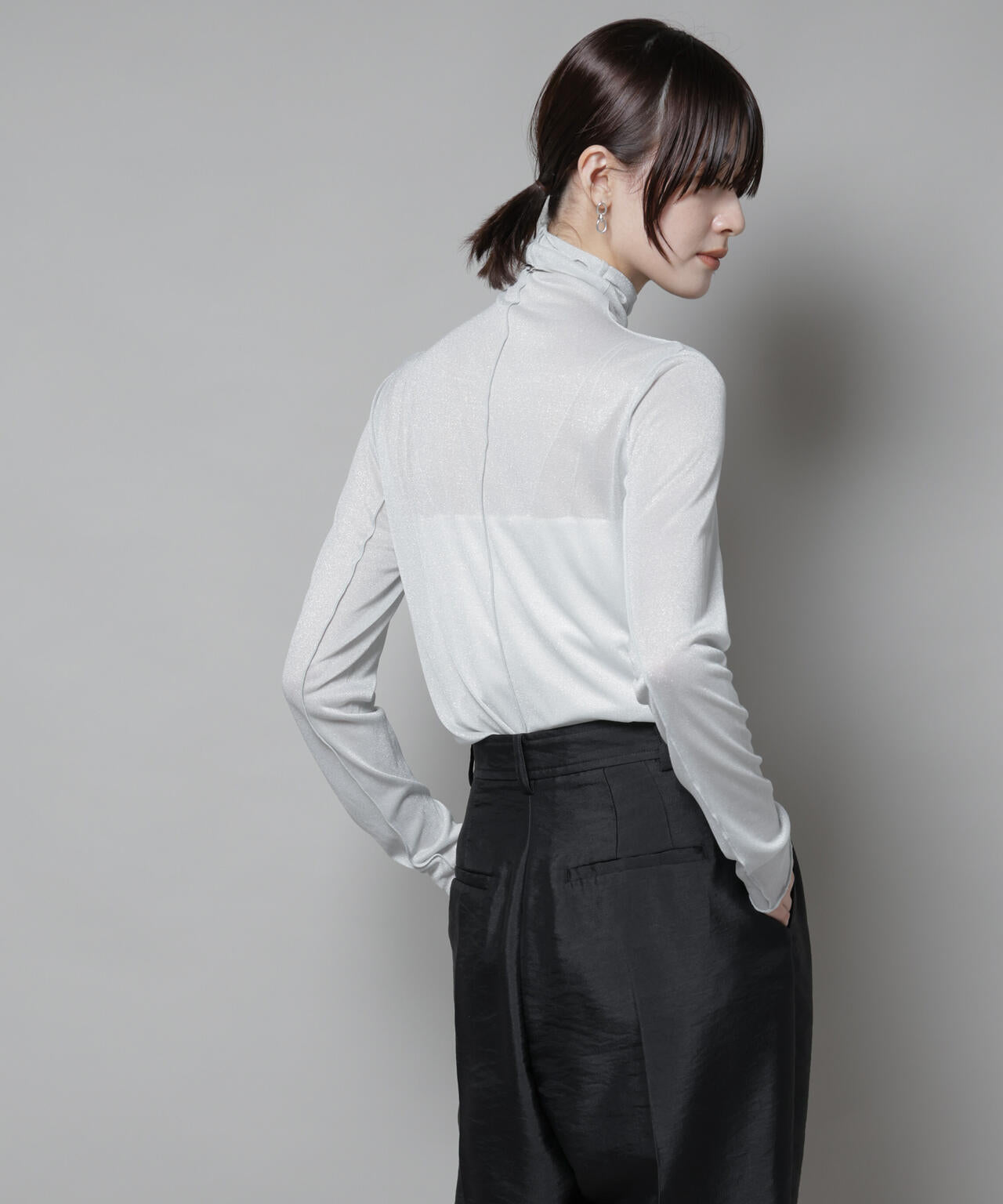 ラメシアータートルカットトップス 6695223305