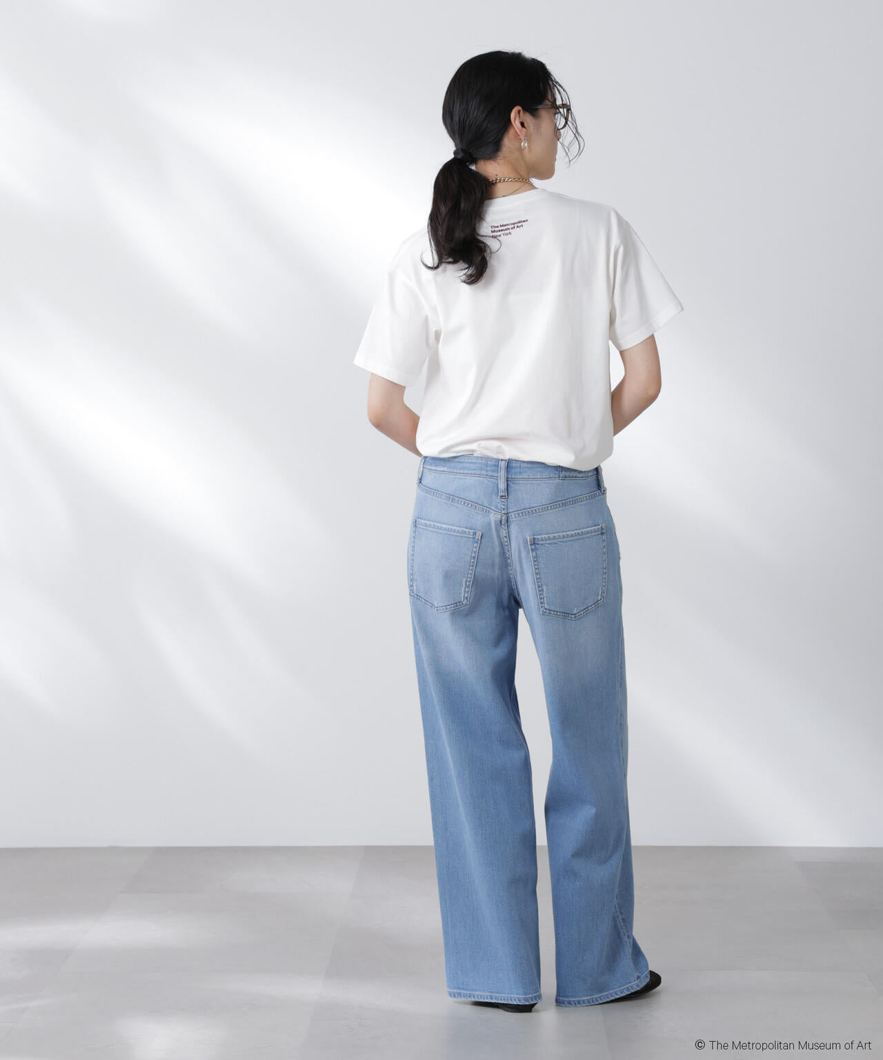 The Met 別注ロゴプリントTシャツ 6695224300