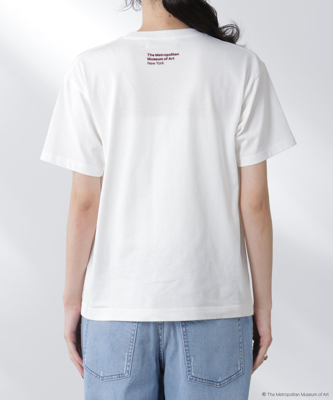 The Met 別注ロゴプリントTシャツ 6695224300