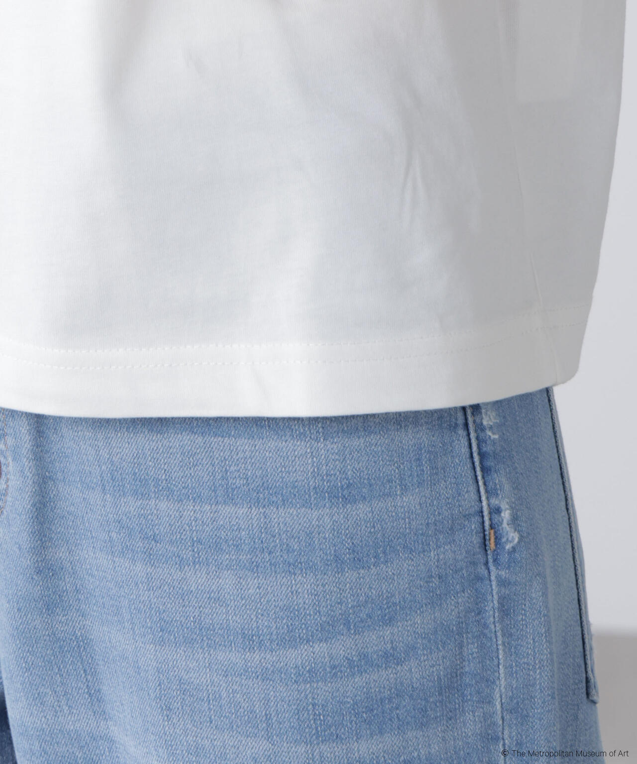 The Met 別注ロゴプリントTシャツ 6695224300