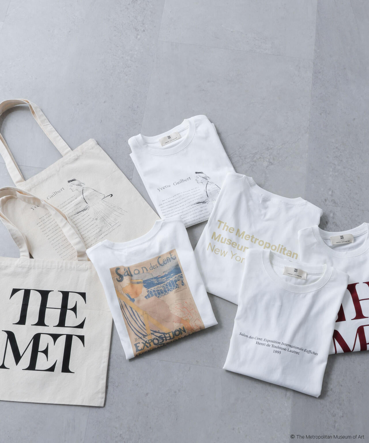 The Met 別注ロゴプリントTシャツ 6695224300