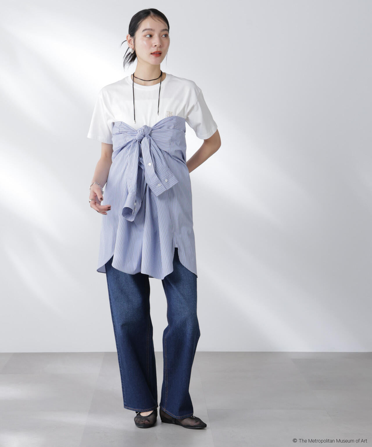 The Met 別注ロゴプリントTシャツ 6695224300