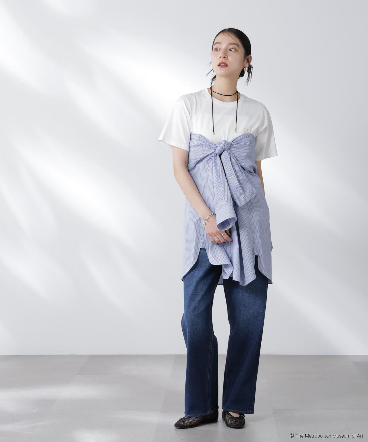 The Met 別注ロゴプリントTシャツ 6695224300