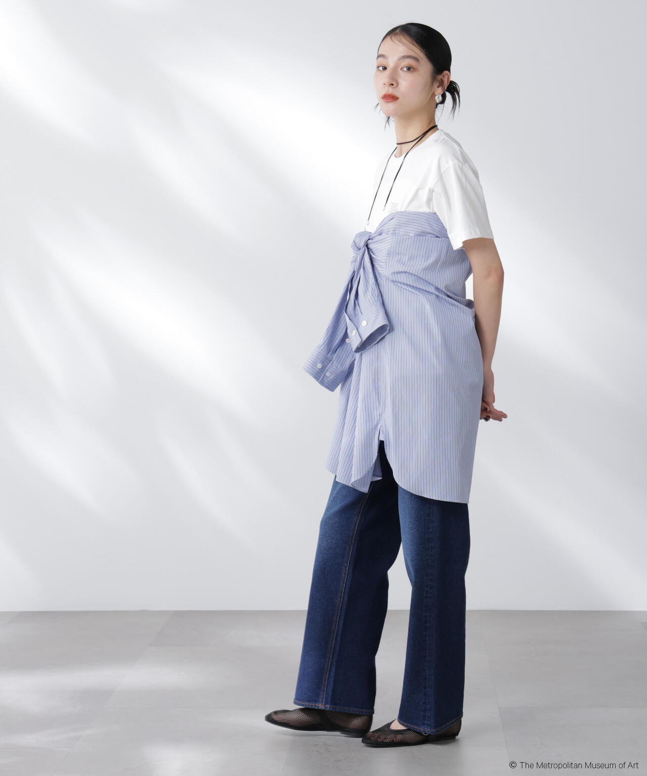 The Met 別注ロゴプリントTシャツ 6695224300