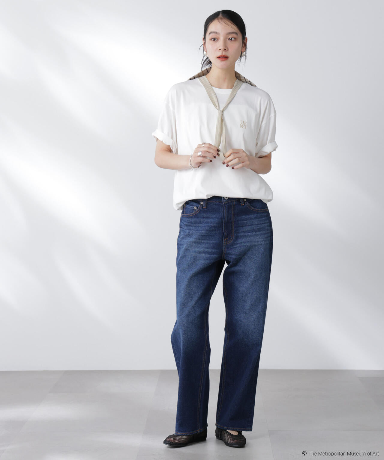 The Met 別注ロゴプリントTシャツ 6695224300