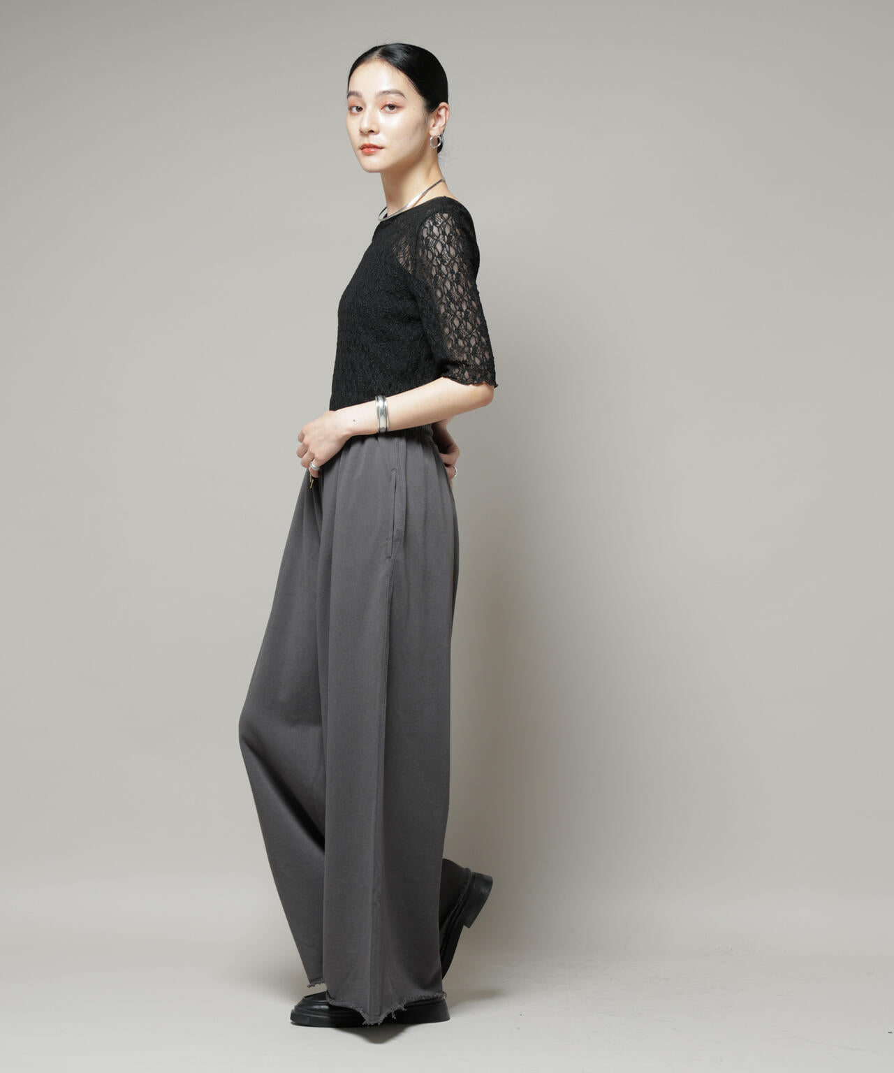 ボリュームワイドスウェットパンツ 6695227312