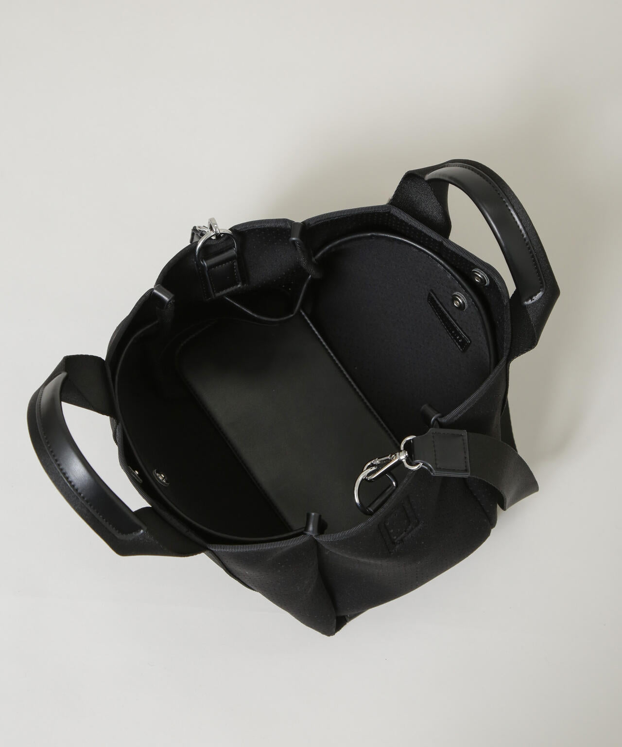 パンチングショルダートートバッグ 6695232301