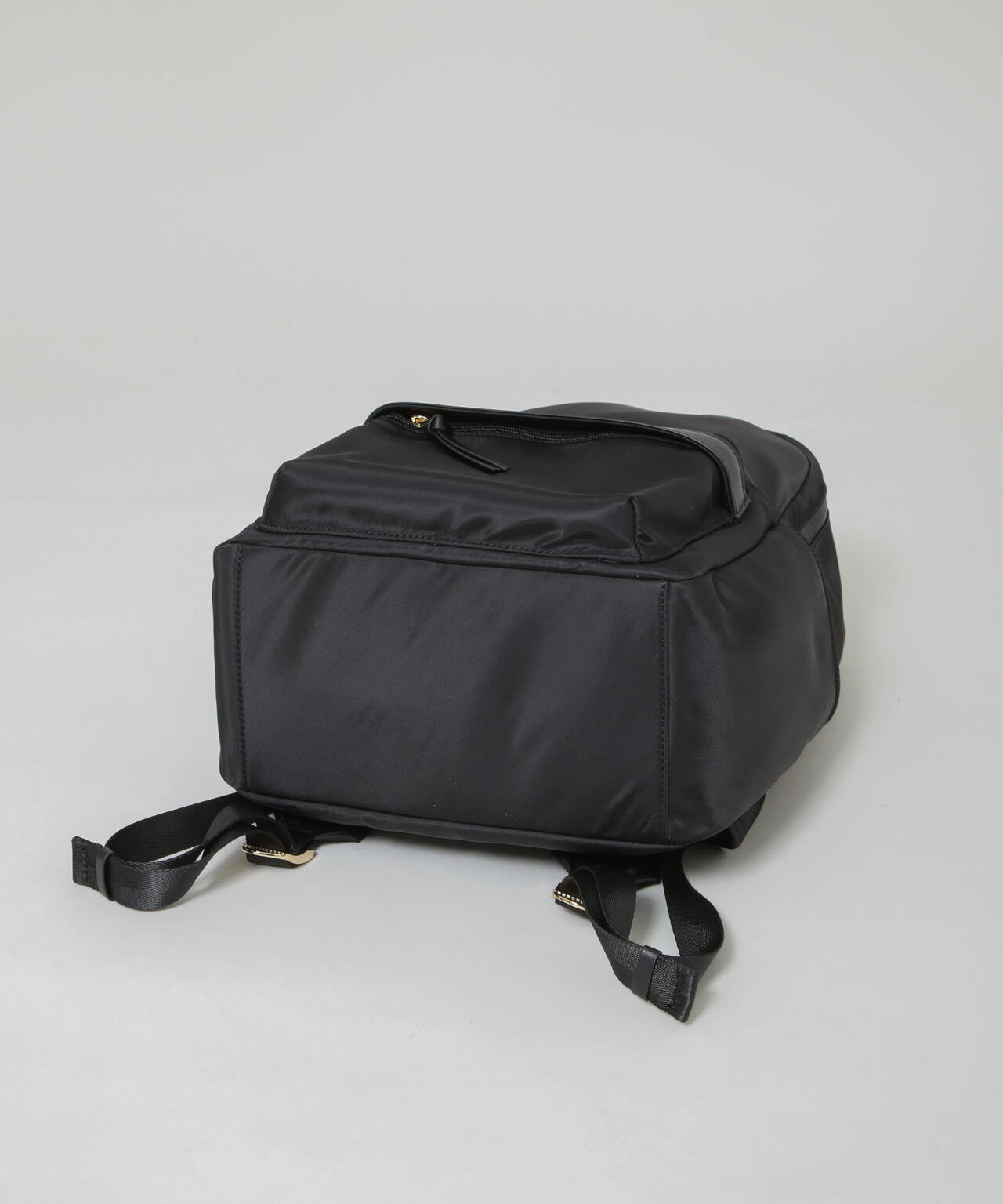 撥水マルチポケットリュック 6695232306