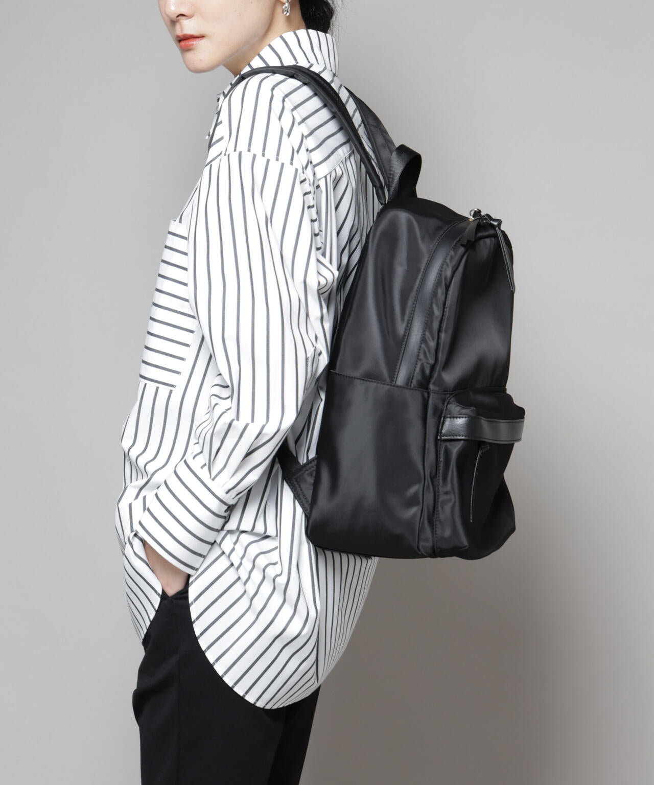 撥水マルチポケットリュック 6695232306