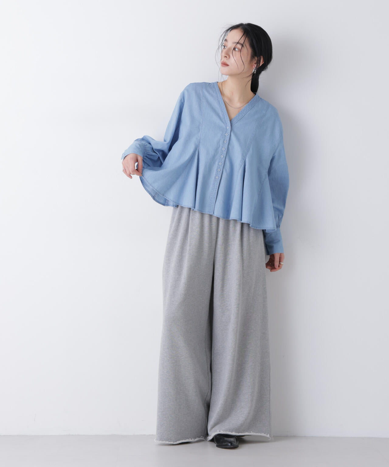 ライトデニムフレアブラウス 6696120312