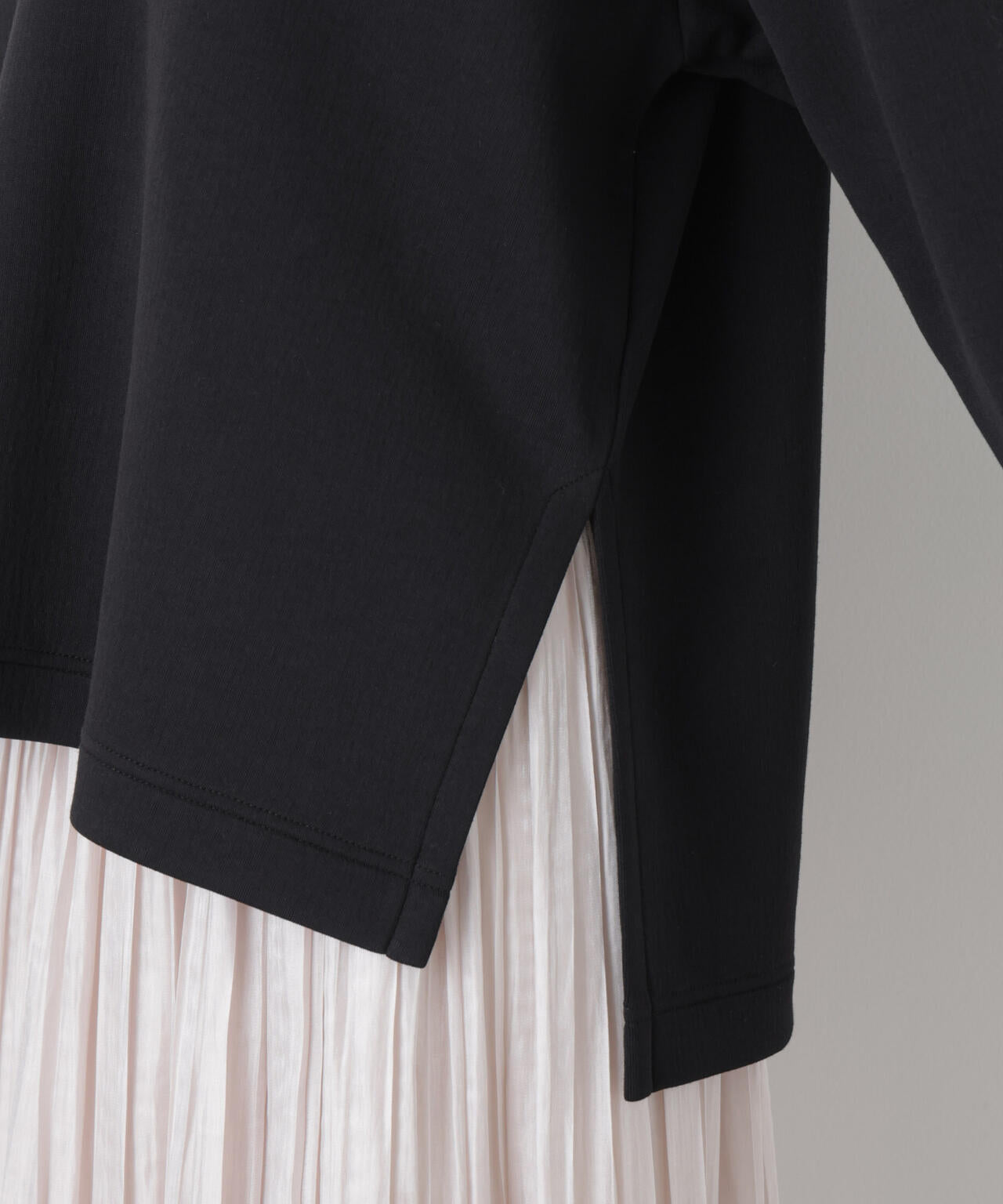 ダンボールカットキーネックスリットトップス 6696123300