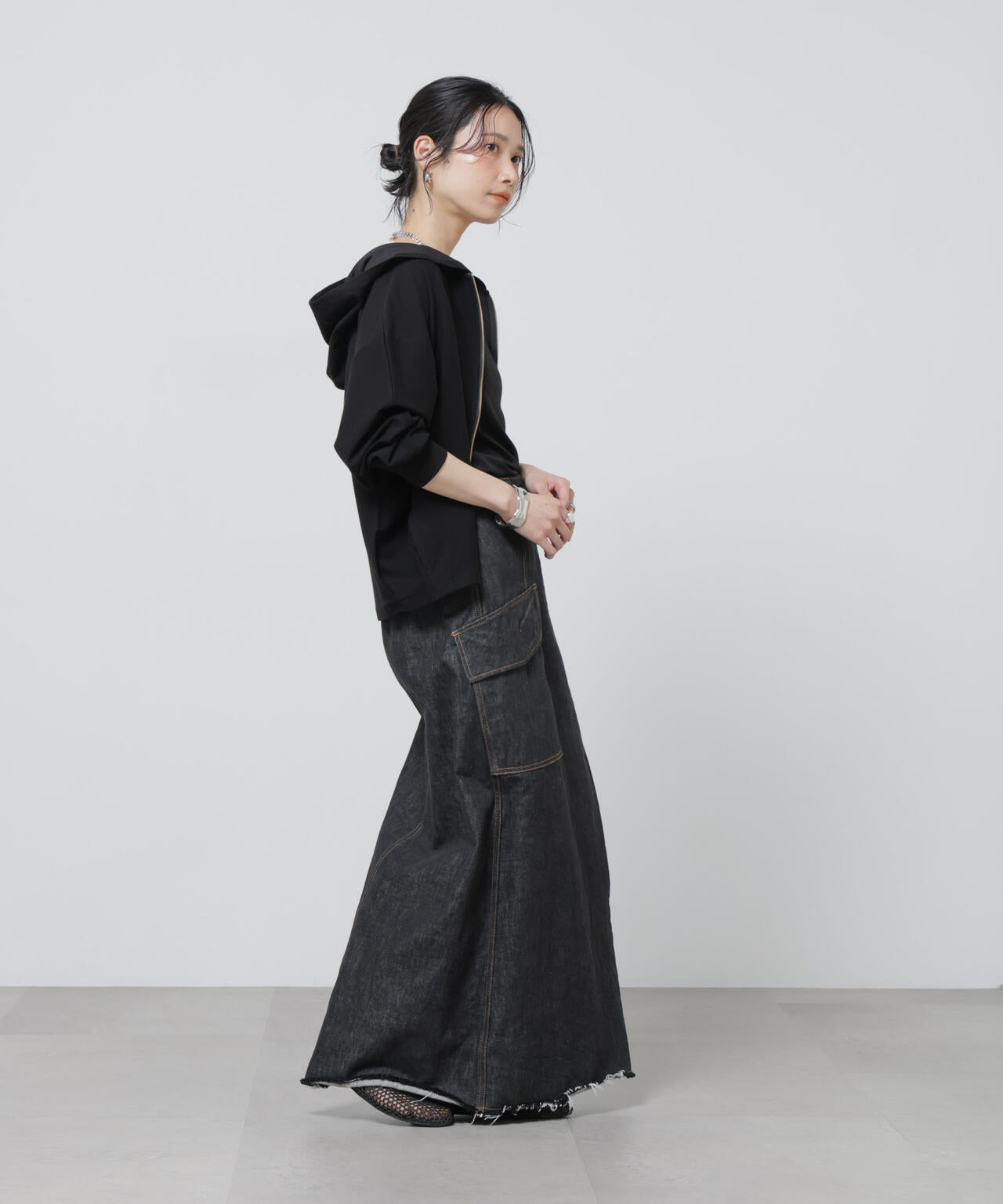 「Meaningful Continuity」coveross(R)ツイル調冷感プレーティング天竺パーカー 6696123303