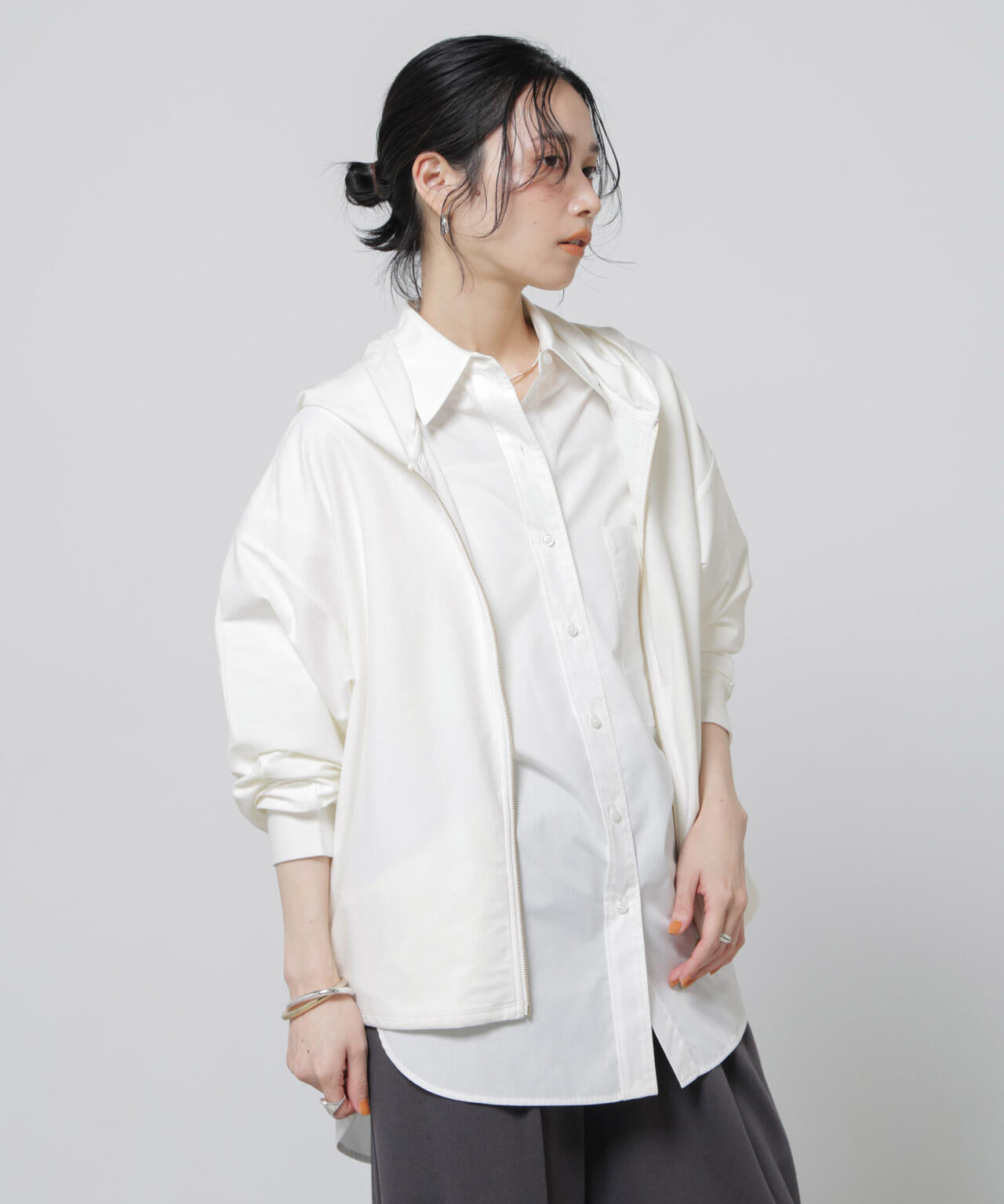 「Meaningful Continuity」coveross(R)ツイル調冷感プレーティング天竺パーカー 6696123303