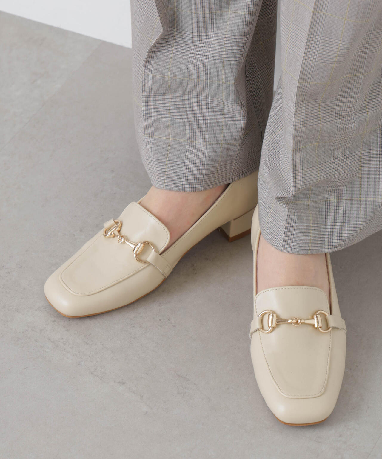 ゴールドパーツ ヒール ローファー