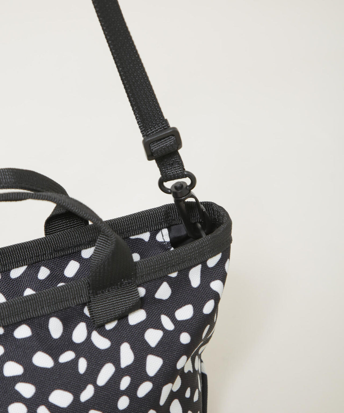OUTDOOR PRODUCTS/【別注】OUTDOOR PRODUCTS Boat Shaped Mini Bag 6696232305