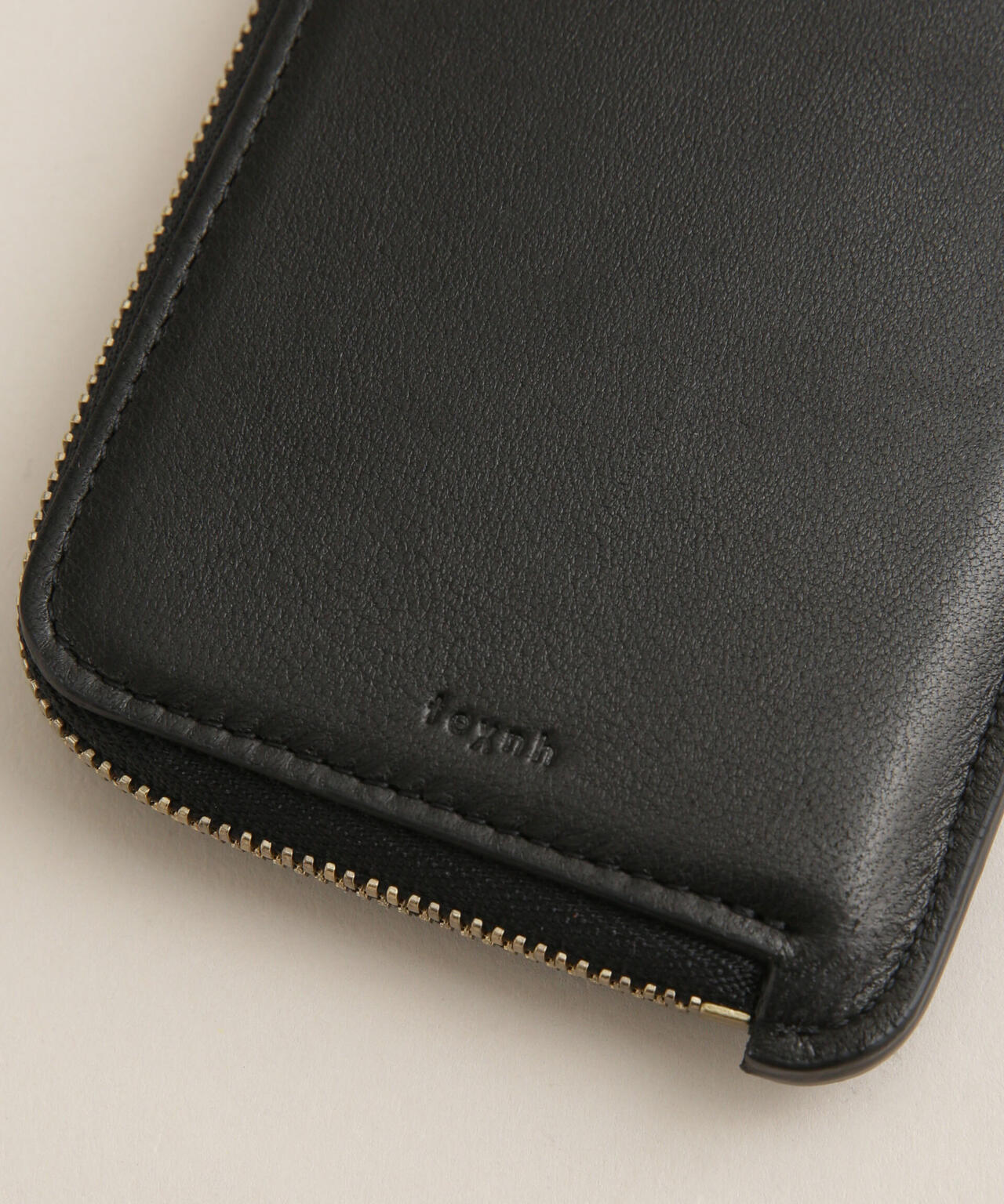 texnh/ZIP CASE 6702253057