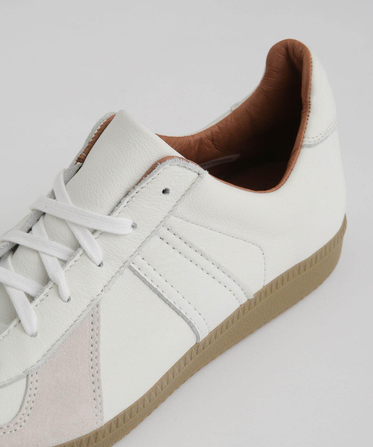 GERMAN MILITARY TRAINER 6703134109