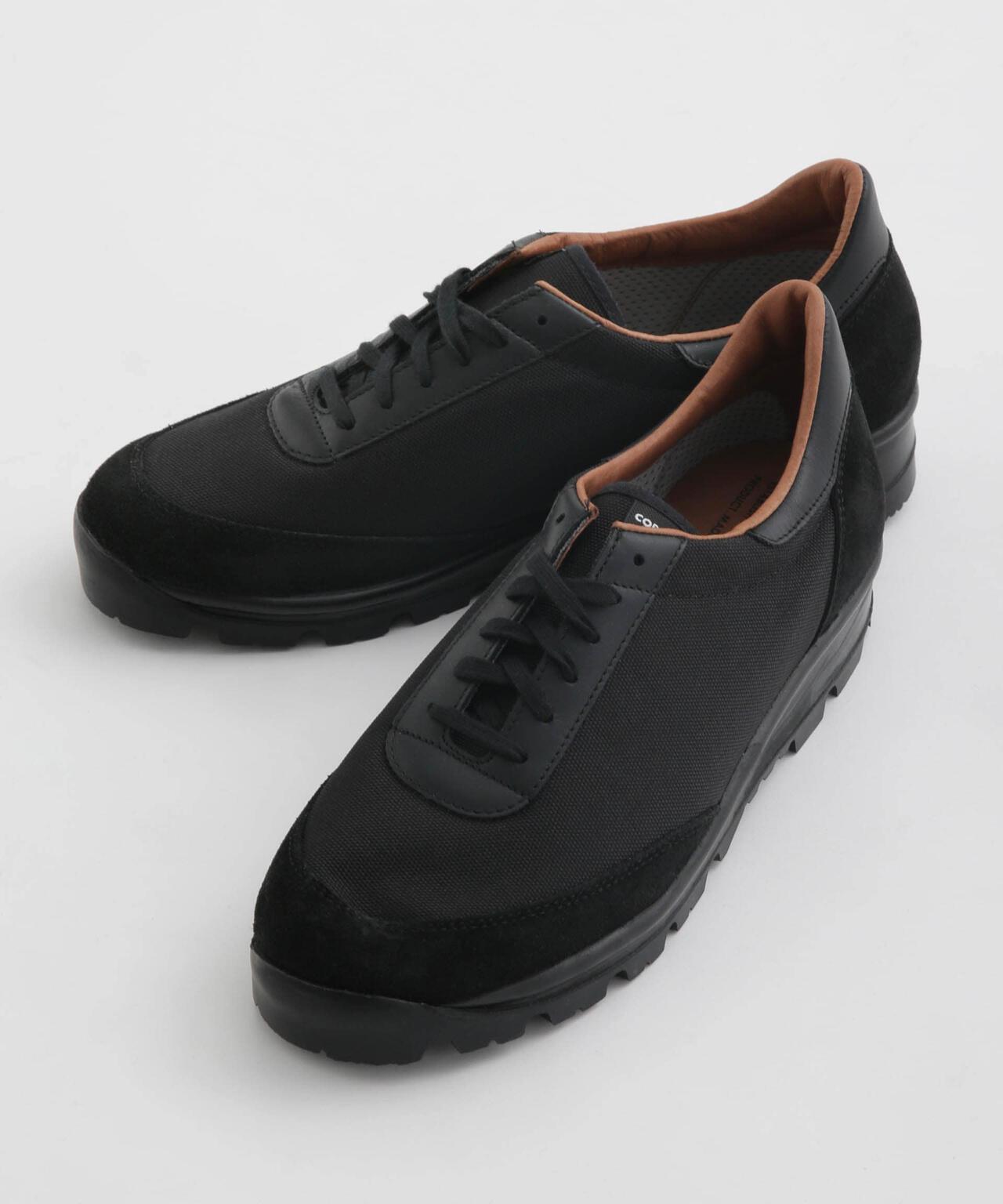 REPRODUCTION OF FOUND/CANADIAN MILITARY TRAINER 6703134110