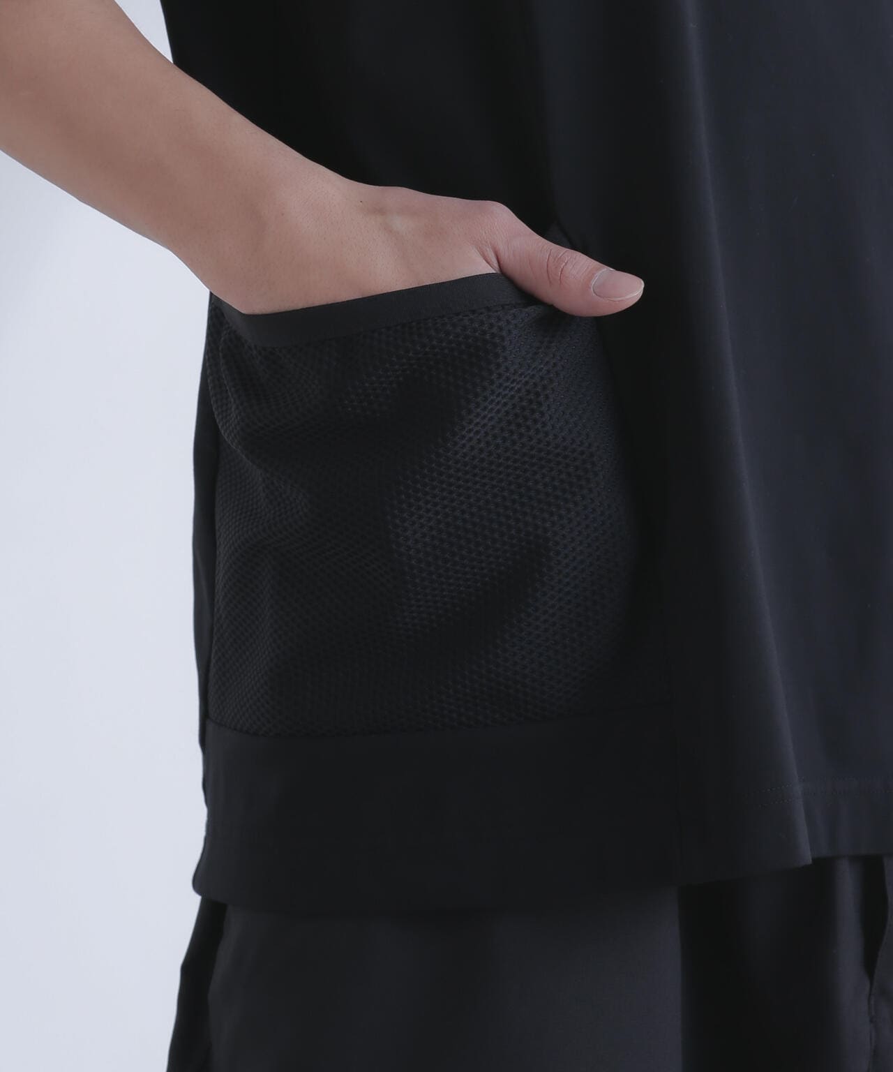 White Mountaineering/SIDE POCKETS T-SHIRT 6704124048