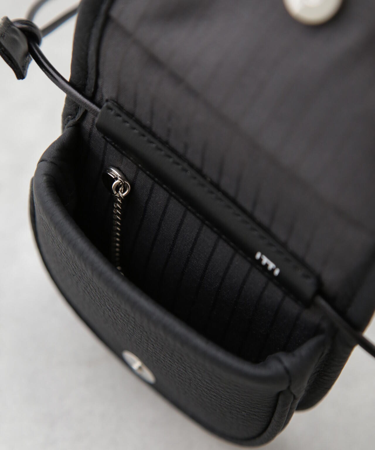 ITTI/MICHELLE ERRAND POUCH 6704132015