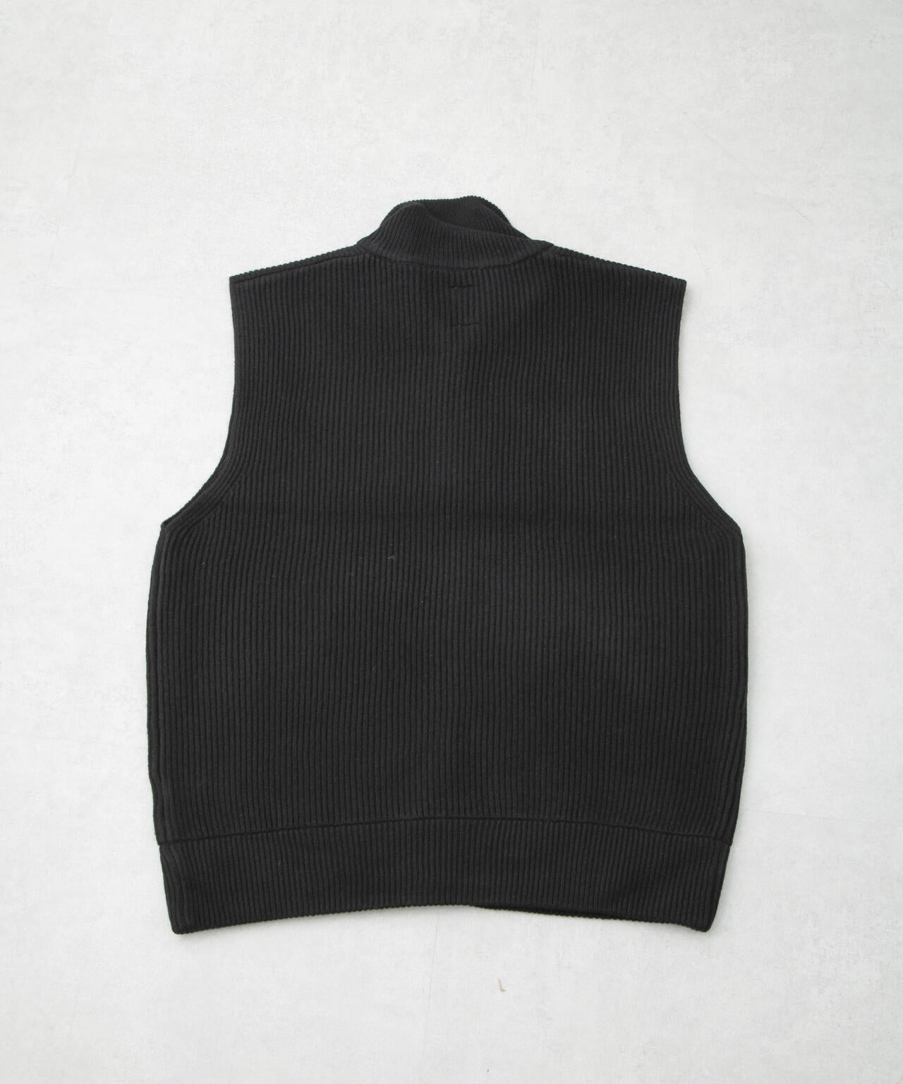 benine 9/エクストラファインメリノ ドライバーズニットベスト 6704222038