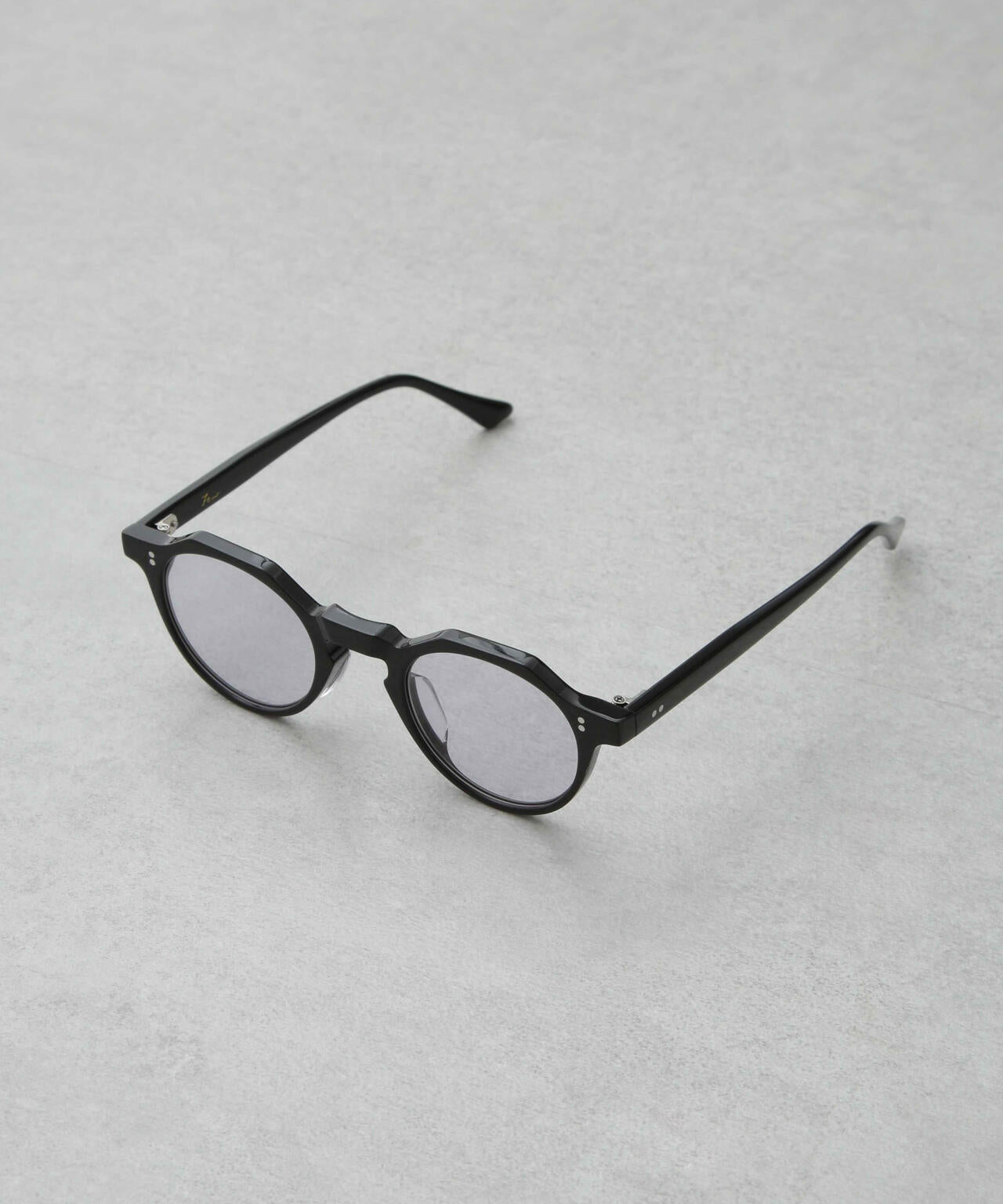NEW.(Few.)/F2 6704240009