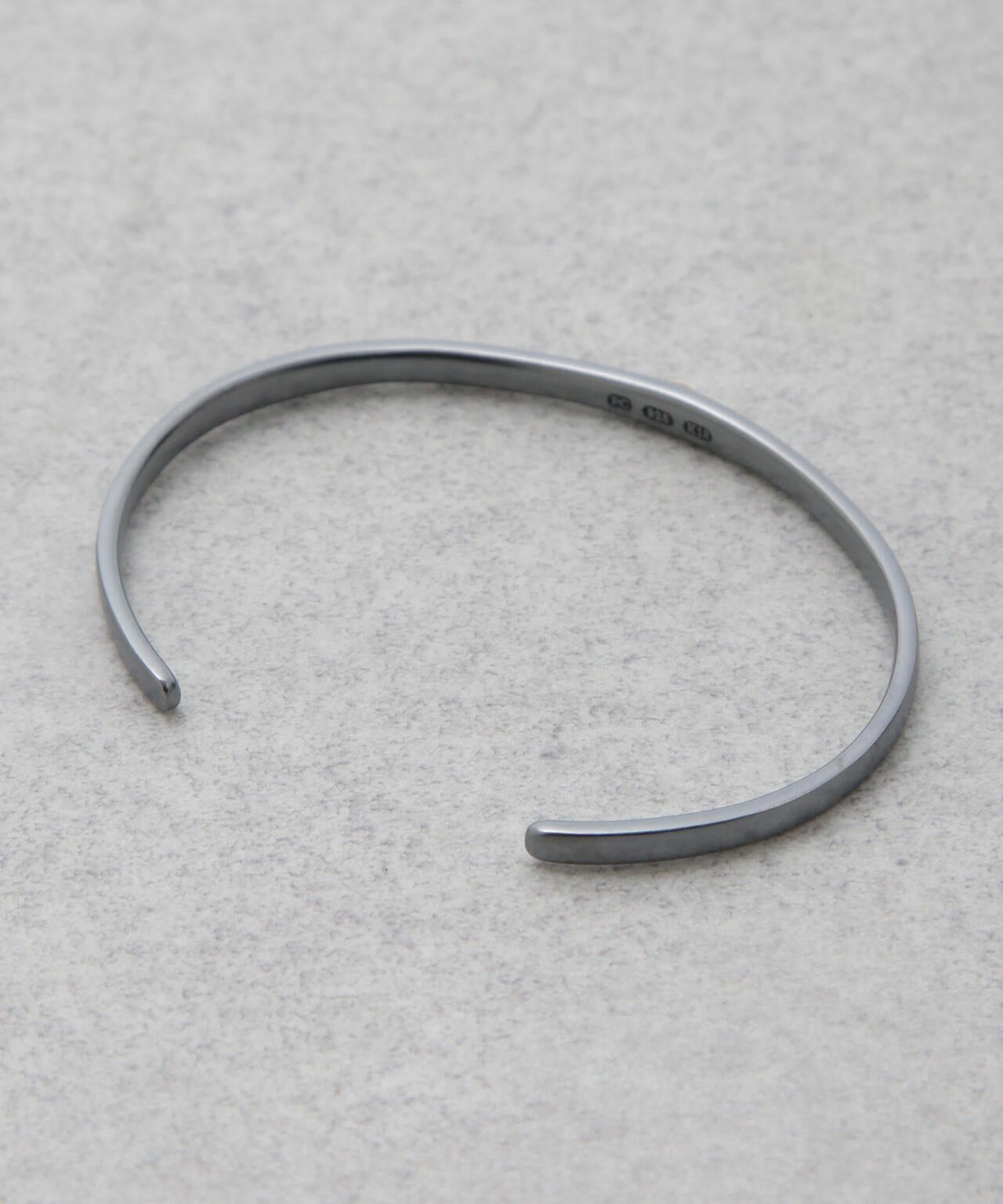 Porter Classic/BLK SILVER BANGLE W/GOLD PEACE 6704248010