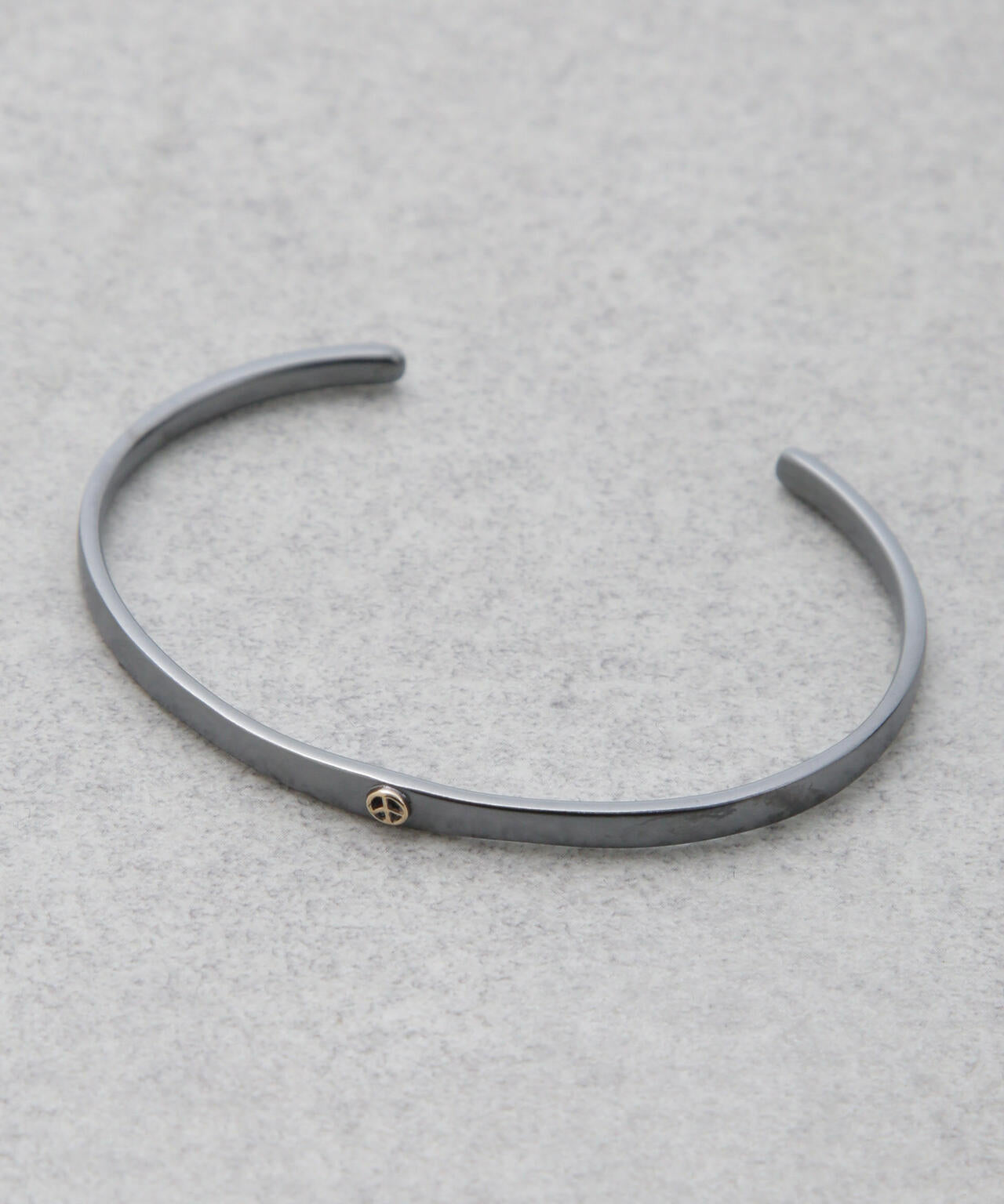 Porter Classic/BLK SILVER BANGLE W/GOLD PEACE 6704248010